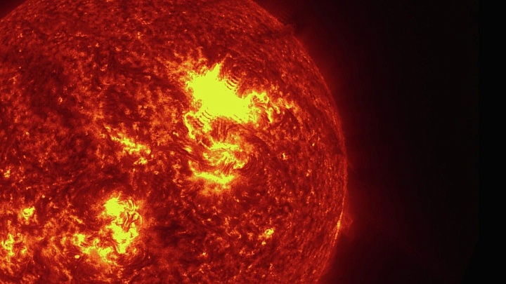 В России хотят найти слой атмосферы Солнца, в котором зарождаются вспышки