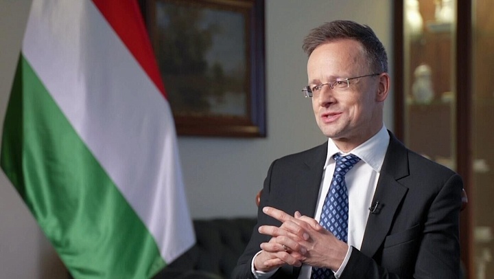 Глава МИД Венгрии примет участие в деловой программе ПМЭФ