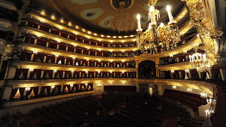 Большой театр начал продавать только именные билеты