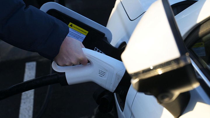 Немецкие машины проигрывают китайским электромобилям, показало исследование