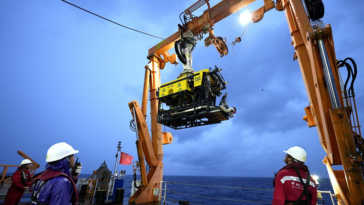 Китай провел испытания дистанционно управляемого глубоководного аппарата