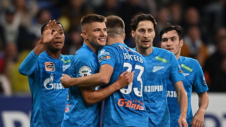 "Зенит" обыгрывает "Спартак" после первого тайма